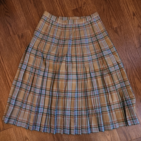Highland Queen Tartan Kilt Skirt - Picture 6 of 9